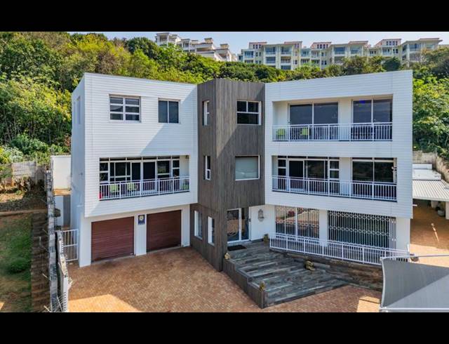 4 BEDROOM HOUSE FOR SALE IN LA LUCIA